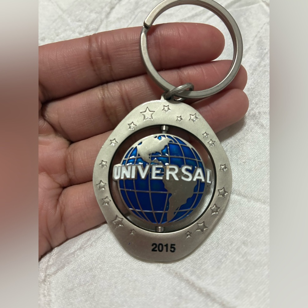 2015 Collectible Universal Studios Keychain Silver with Logo
